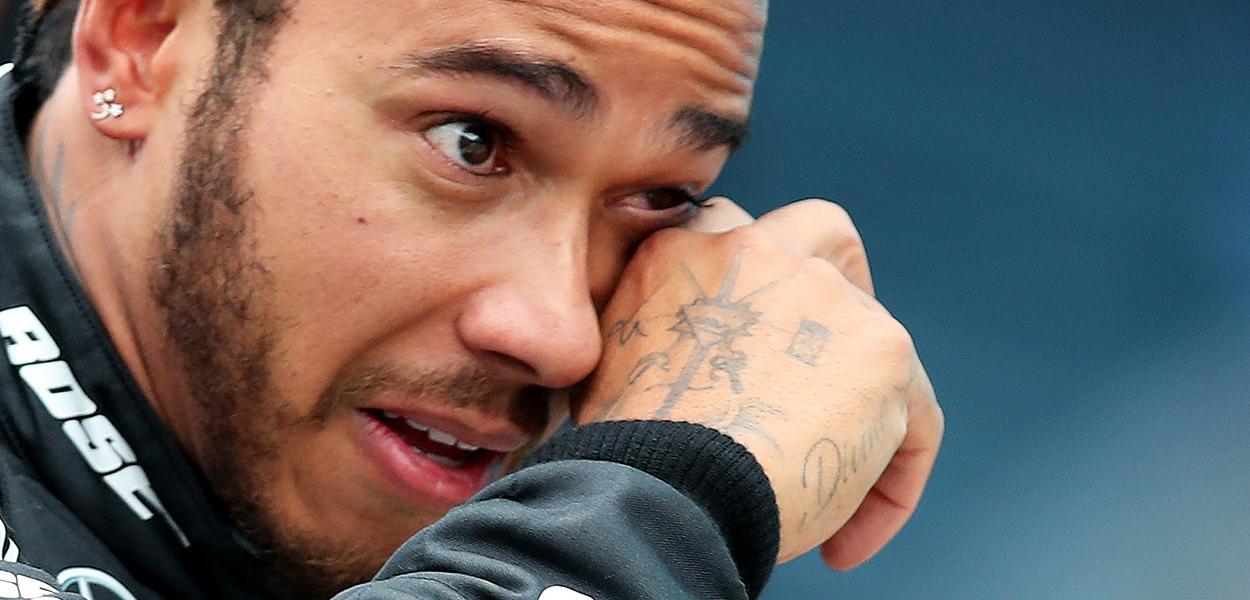 Lewis Hamilton comemora após vencer GP da Turquia e conquistar 7º título mundial da F1 (Foto: REUTERS/Tolga Bozoglu) Lewis Hamilton comemora após vencer GP da Turquia e conquistar 7º título mundial da F1