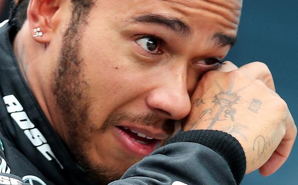 Lewis Hamilton comemora após vencer GP da Turquia e conquistar 7º título mundial da F1 (Foto: REUTERS/Tolga Bozoglu) Lewis Hamilton comemora após vencer GP da Turquia e conquistar 7º título mundial da F1