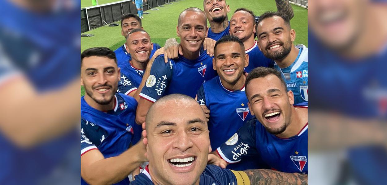 Wellington Paulista comemora o centésimo gol com selfie (Foto: Wellington Paulista) Wellington Paulista comemora o centésimo gol com selfie