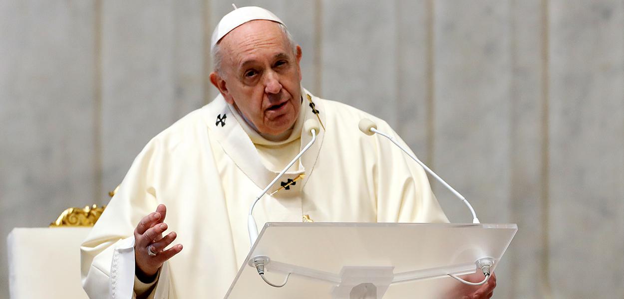 Papa Francisco durante missa no Vaticano (Foto: REUTERS/Remo Casilli) Papa Francisco durante missa no Vaticano