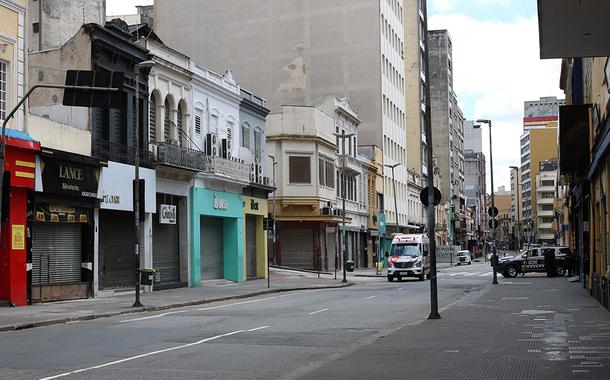 Comércio fechado na rua 25 de Março durante a quarentena. (Foto: Rovena Rosa/Agência Brasil) Comércio fechado na rua 25 de Março durante a quarentena.