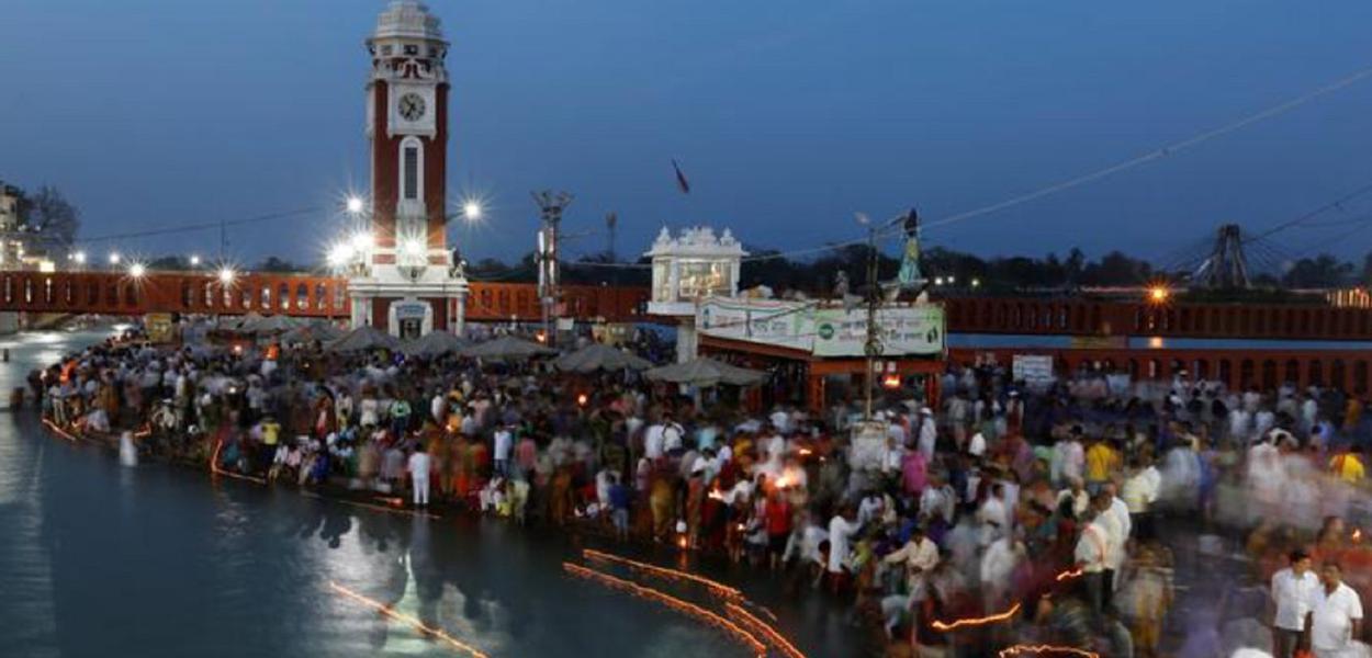 Três homens são presos por espancar golfinho até a morte no rio Ganges Três homens são presos por espancar golfinho até a morte no rio Ganges