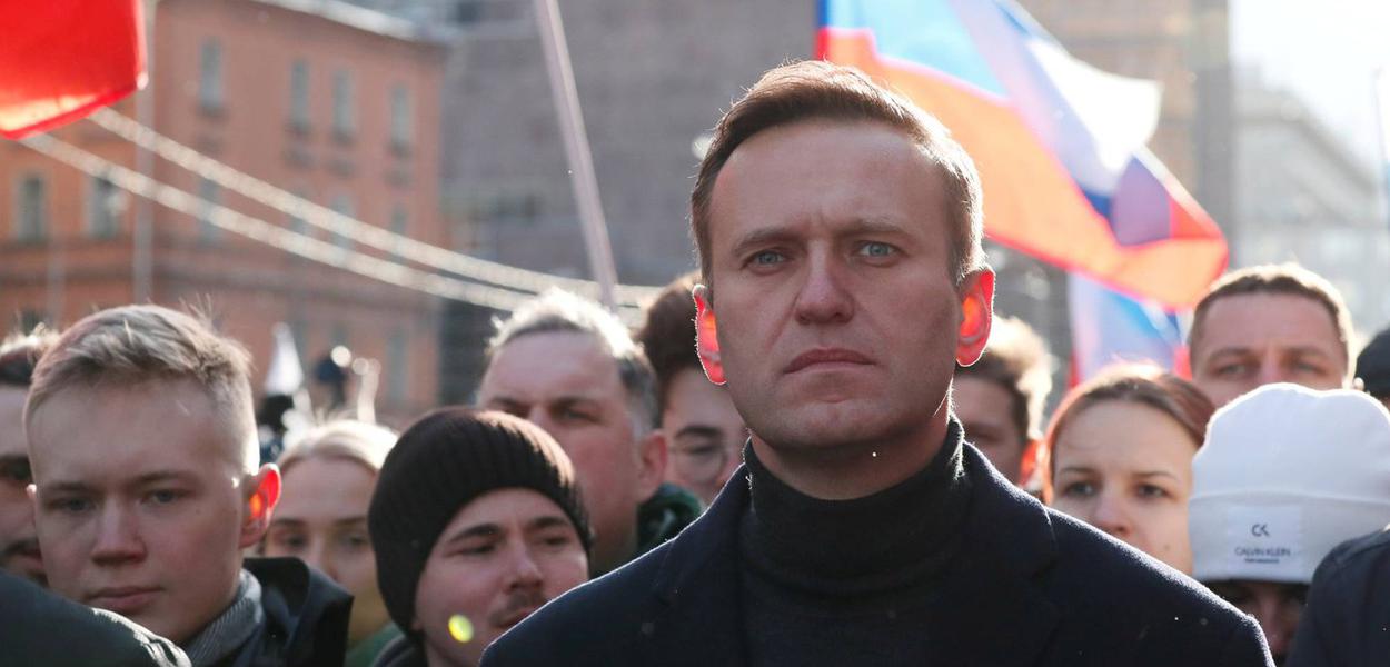 FILE PHOTO: Russian opposition politician Alexei Navalny takes part in a rally to mark the 5th anniversary of opposition politician Boris Nemtsov's murder and to protest against proposed amendments to the country's constitution, in Moscow, Russia February 29, 2020. REUTERS/Shamil Zhumatov/File Photo (Foto: Shamil Zhumatov - Reuters) FILE PHOTO: Russian opposition politician Alexei Navalny takes part in a rally to mark the 5th anniversary of opposition politician Boris Nemtsov's murder and to protest against proposed amendments to the country's constitution, in Moscow, Russia February 29, 2020. REUTERS/Shamil Zhumatov/File Photo