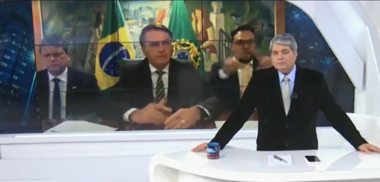 Jair Bolsonaro concede entrevista a Datena (Foto: Reprodução) Jair Bolsonaro concede entrevista a Datena