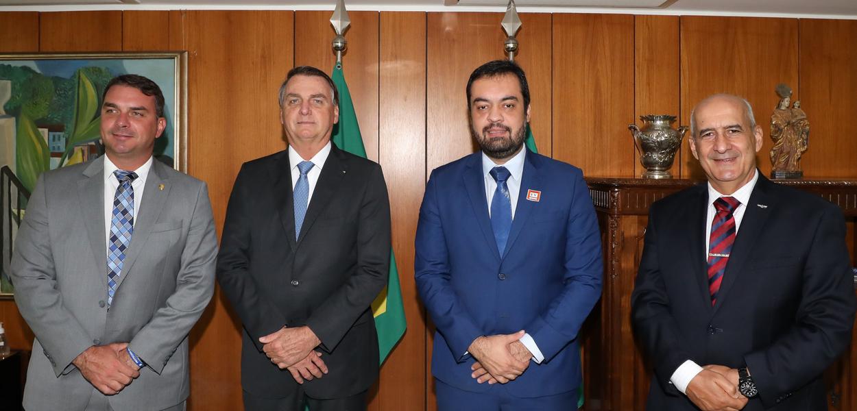 Flávio Bolsonaro, Jair Bolsonaro, Cláudio Castro, Luiz Eduardo Ramos (Foto: Reprodução) Flávio Bolsonaro, Jair Bolsonaro, Cláudio Castro, Luiz Eduardo Ramos