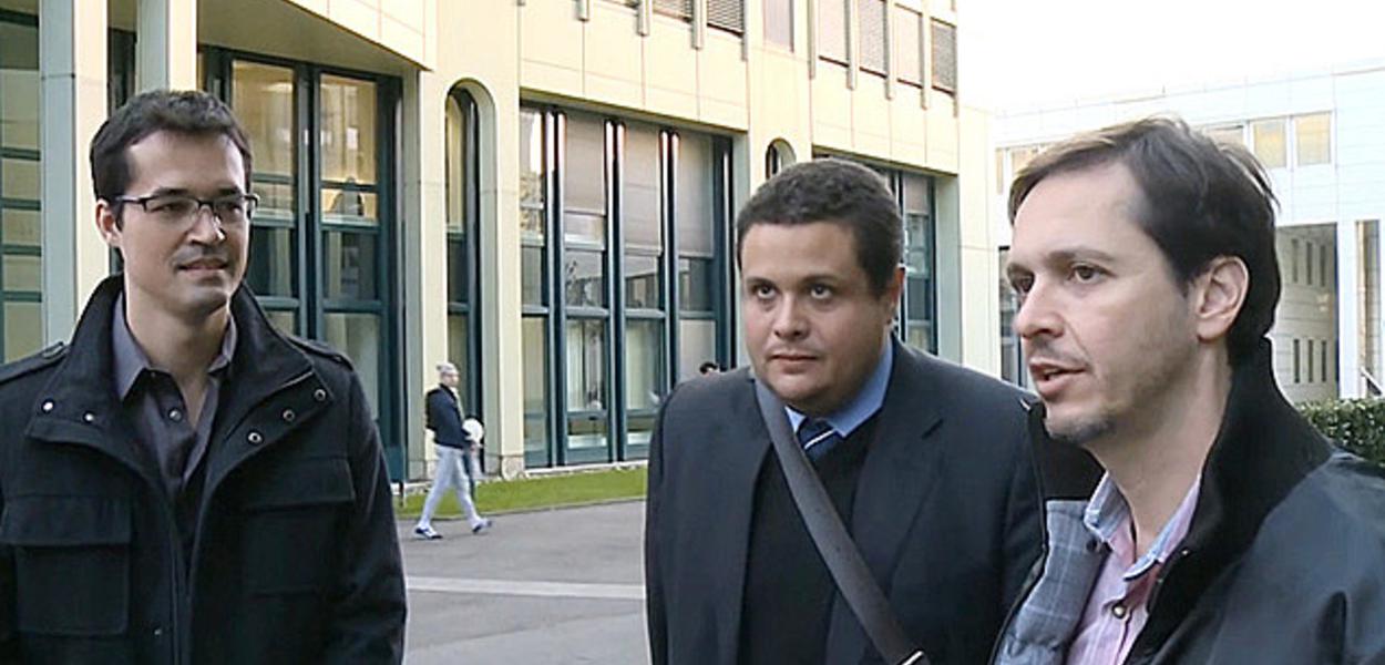 Os procuradores Deltan Dallagnol (esq.), Eduardo Pellela e Orlando Martello (dir.) na Suíça (Foto: Reprodução/TV Globo) Os procuradores Deltan Dallagnol (esq.), Eduardo Pellela e Orlando Martello (dir.) na Suíça