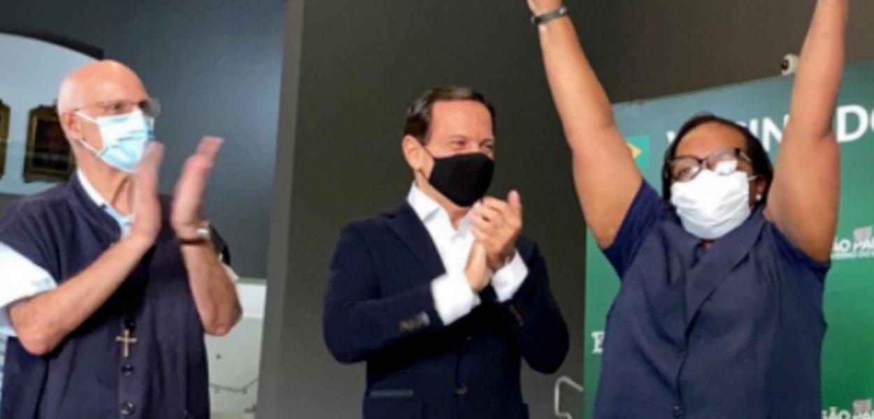 Padre Júlio Lancellotti, João Doria e Monica Calazans (Foto: Reprodução) Padre Júlio Lancellotti, João Doria e Monica Calazans