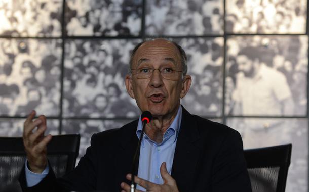 Rui Falcão: Constituinte é indispensável para construir república democrática