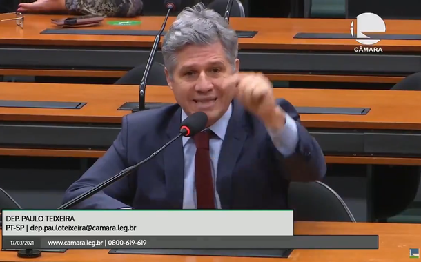 Paulo Teixeira diz que Alckmin é hoje o único nome na mesa para ser vice de Lula