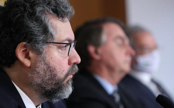 Ex-ministro de Relações Exteriores Ernesto Araújo e Jair Bolsonaro (Foto: Marcos Corrêa/PR) Ex-ministro de Relações Exteriores Ernesto Araújo e Jair Bolsonaro