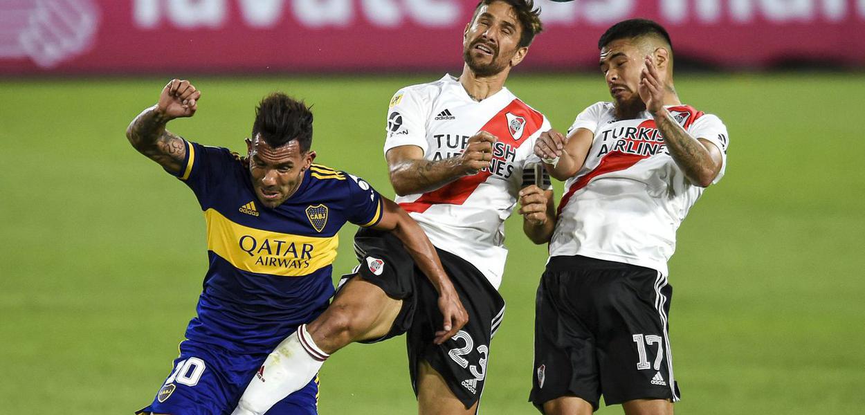 Jogador Carlos Tevez vai ao Judiciário para não pagar imposto sobre grandes fortunas (Foto: Reuters) Jogador Carlos Tevez vai ao Judiciário para não pagar imposto sobre grandes fortunas