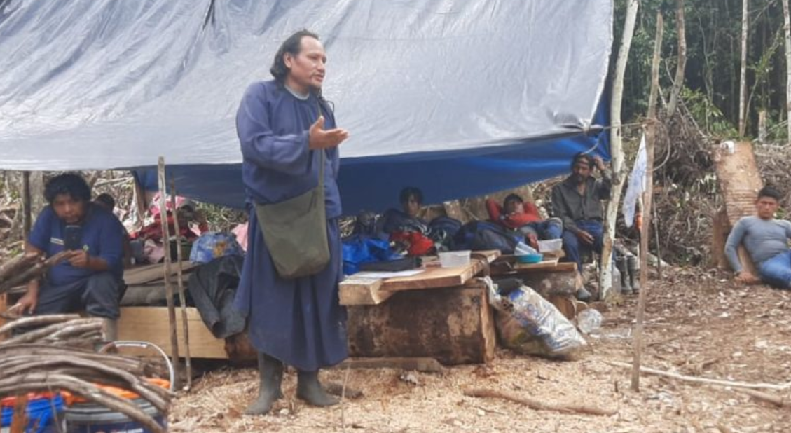 Acampamento dos israelitas nas proximidades do rio Tambor Yacu (Foto: Federação indígena) Acampamento dos israelitas nas proximidades do rio Tambor Yacu