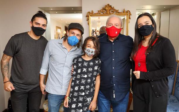 Lula com família de Rodrigo Pilha (Foto: Reprodução) Lula com família de Rodrigo Pilha