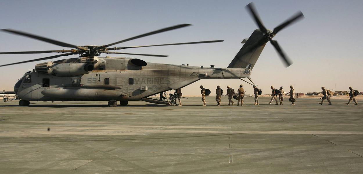 Fuzileiros navais dos EUA em Camp Bastion, na província de Helmand, Afeganistão. (Foto: Asmaa Waguih (REUTERS)) Fuzileiros navais dos EUA em Camp Bastion, na província de Helmand, Afeganistão.