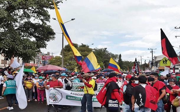 Manifestação na Colômbia (Foto: TeleSur) Manifestação na Colômbia