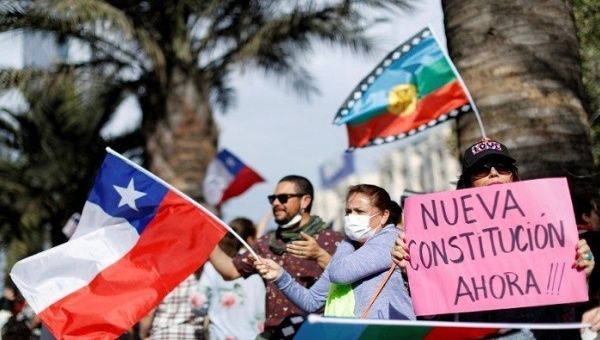 "Nova Constituição Agora" (Foto: TeleSur) "Nova Constituição Agora"