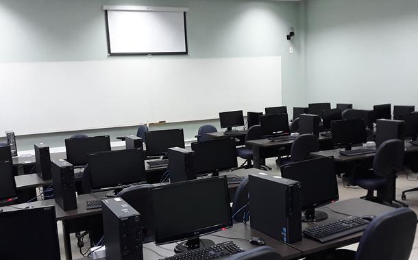 O Laboratório de Informática da Escola de Engenharia Elétrica, Mecânica e da Computação UFG (Foto: © Universidade Federal de Goiás - UFG) O Laboratório de Informática da Escola de Engenharia Elétrica, Mecânica e da Computação UFG