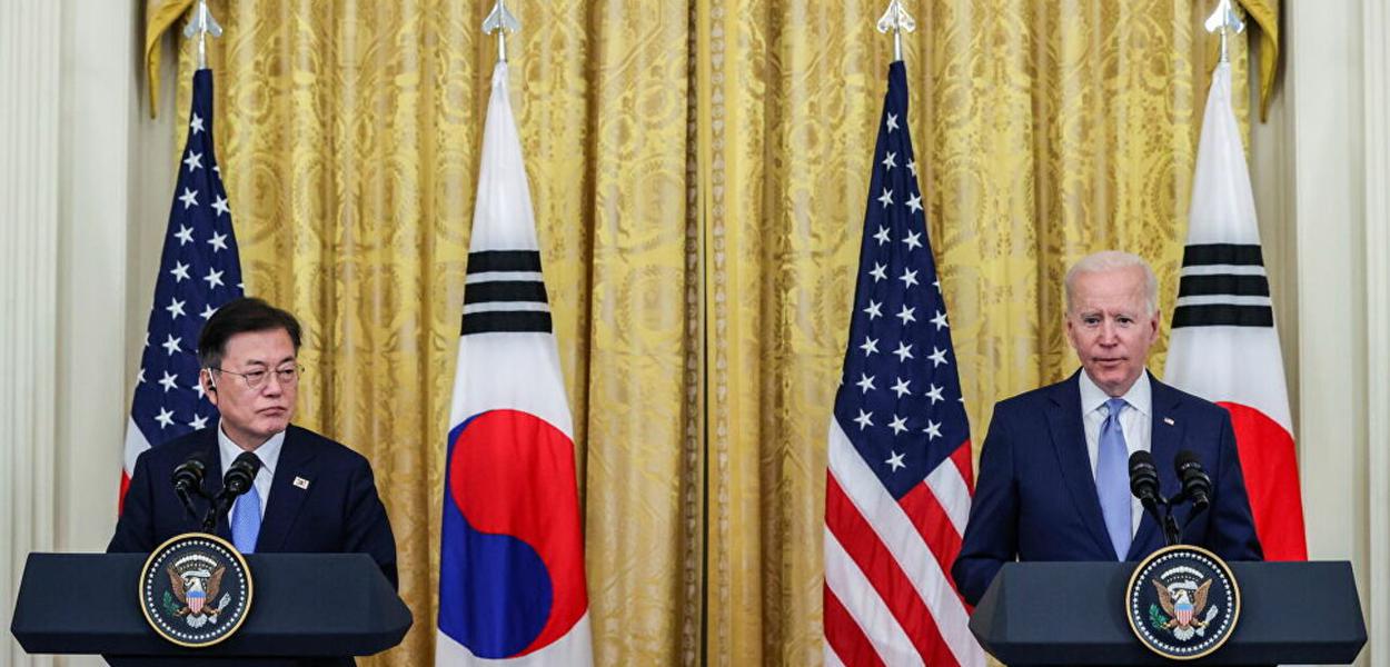 Biden e Moon Jae In (Foto: Reuters) www.brasil247.com - Biden e Moon Jae In