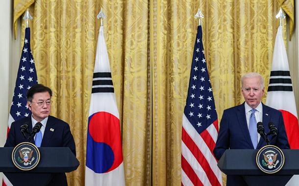 Biden e Moon Jae In (Foto: Reuters) Biden e Moon Jae In