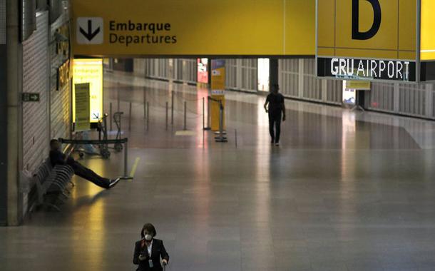 Rio de Janeiro - Aeroporto Santos Dumont fica vazio em primeiro dia com maioria das opera絥s transferidas para o Gale㯮 (Foto: Tomaz Silva/Agꮣia Brasil) (Foto: Agência Brasil) Rio de Janeiro - Aeroporto Santos Dumont fica vazio em primeiro dia com maioria das opera絥s transferidas para o Gale㯮 (Foto: Tomaz Silva/Agꮣia Brasil)