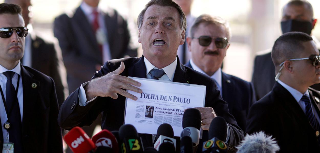 Bolsonaro manda jornalistas calarem a boca (05.05.20) (Foto: REUTERS/Ueslei Marcelino) www.brasil247.com - Bolsonaro manda jornalistas calarem a boca (05.05.20)