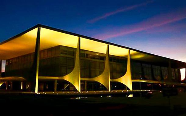 Vista do Palácio do Planalto (Foto: REUTERS/Paulo Whitaker) Vista do Palácio do Planalto
