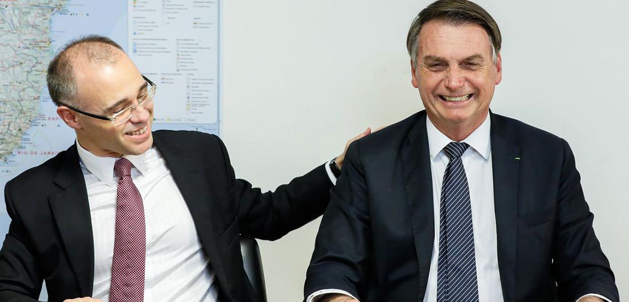 André Mendonça e Jair Bolsonaro (Foto: ABr) www.brasil247.com - André Mendonça e Jair Bolsonaro