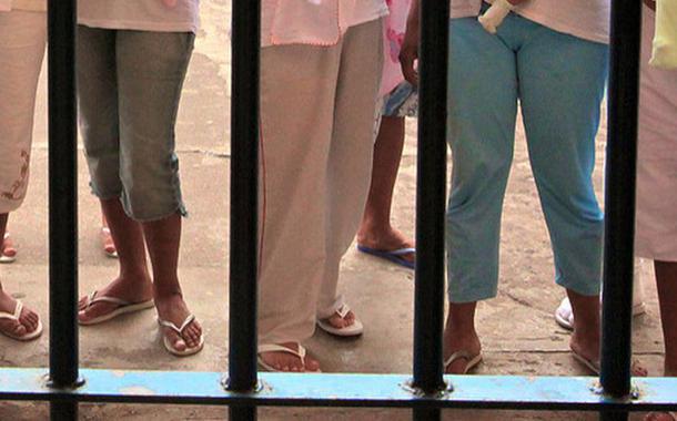 Justiça nega liberdade a mãe de 5 filhos que furtou Coca-Cola, Miojo e suco supermercado de SP