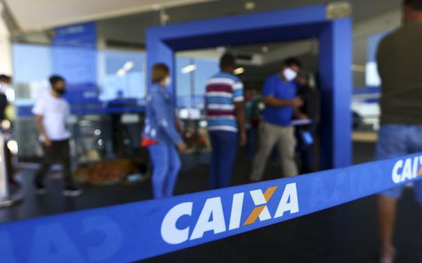 Fila para entrada em agência da Caixa, em Brasília. (Foto: Marcelo Camargo/Agência Brasil) Fila para entrada em agência da Caixa, em Brasília.