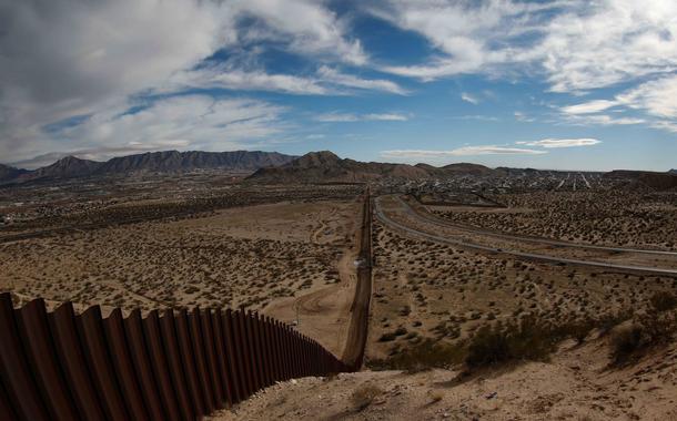 Muro na fronteira entre México e EUA (Foto: Agencia Lusa) Muro na fronteira entre México e EUA