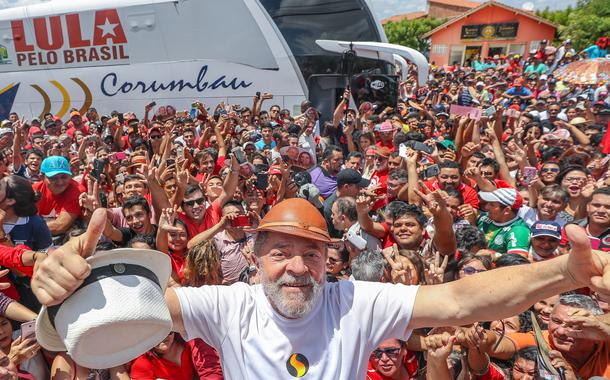 No Nordeste, todos querem uma aliança com Lula (Foto: RICARDO STUCKERT) No Nordeste, todos querem uma aliança com Lula