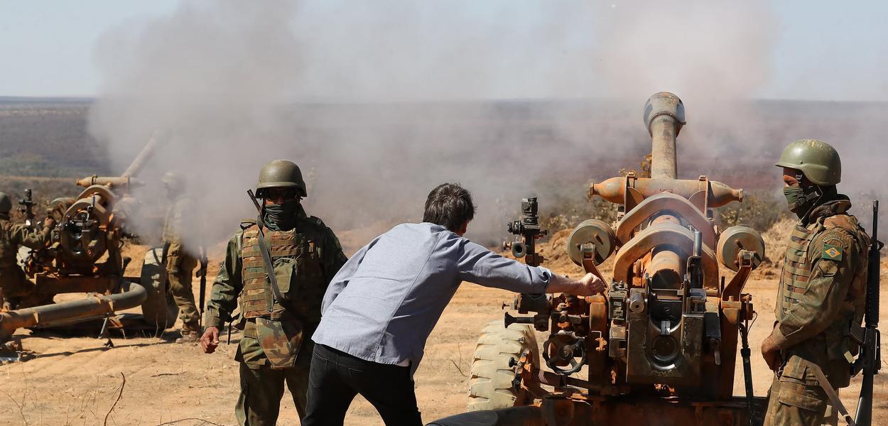 Jair Bolsonaro durante demonstração Operativa por ocasião da Operação Formosa – 2021 (Foto: Marcos Corrêa/PR) www.brasil247.com - Jair Bolsonaro durante demonstração Operativa por ocasião da Operação Formosa – 2021