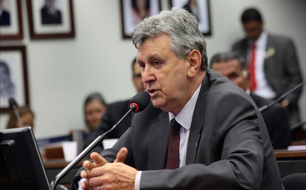 Senador Luis Carlos Heinze (PP-RS) (Foto: Agência Câmara) Senador Luis Carlos Heinze (PP-RS)