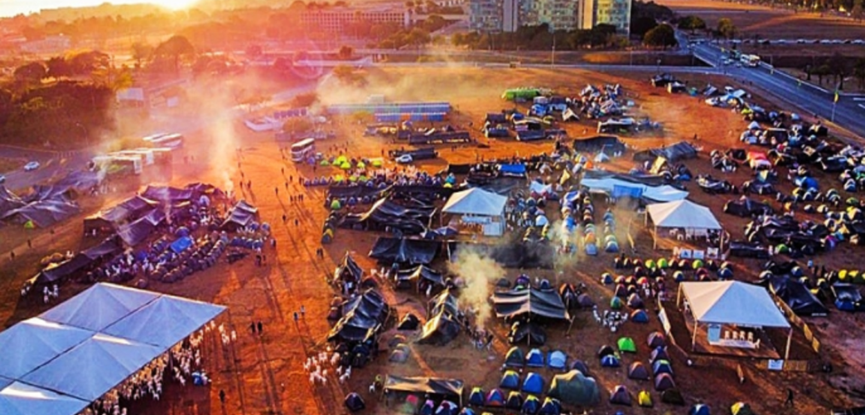 Acampamento pela Vida dos povos indígenas em Brasília