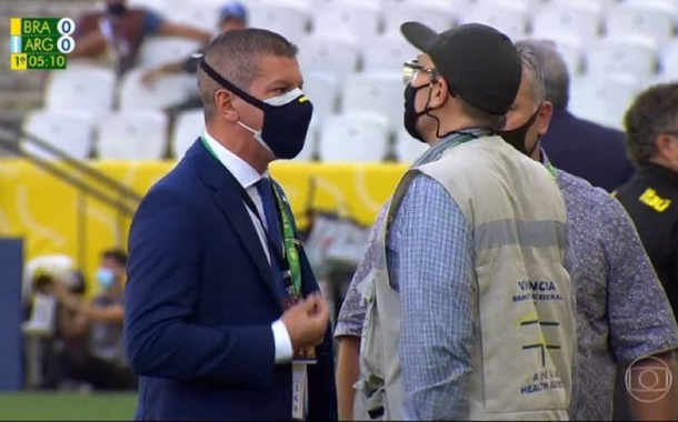 “Quando é que a Anvisa vai autuar Bolsonaro?”: internautas reagem após suspensão do jogo Brasil x Argentina