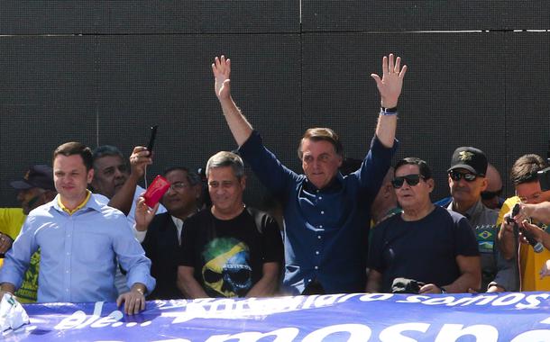 Jair Messias Bolsonaro participa de ato na Esplanada dos Ministérios (Foto: Fabio Rodrigues-Pozzebom/Agência Brasil) Jair Messias Bolsonaro participa de ato na Esplanada dos Ministérios