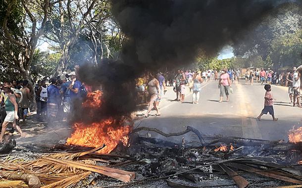 Pataxós se manifestam contra racismo e truculência policial no sul da Bahia (Foto: Gabriela Moncau) Pataxós se manifestam contra racismo e truculência policial no sul da Bahia