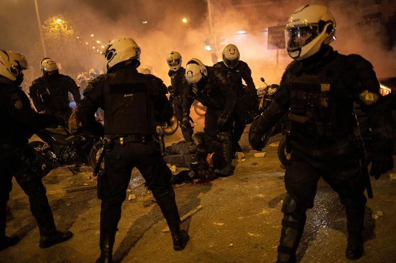 repressao-policia-grecia