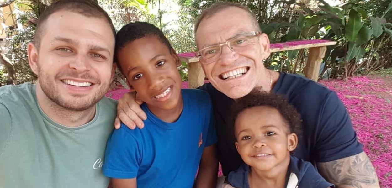 Contarato e sua família (Foto: Reprodução/Twitter) Contarato e sua família