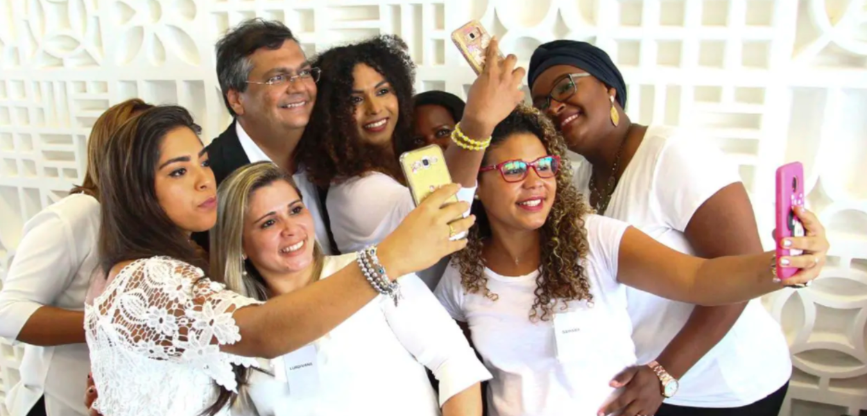 Flávio Dino com integrantes da União Brasileira de Mulheres (Foto: Governo do Maranhão) www.brasil247.com - Flávio Dino com integrantes da União Brasileira de Mulheres