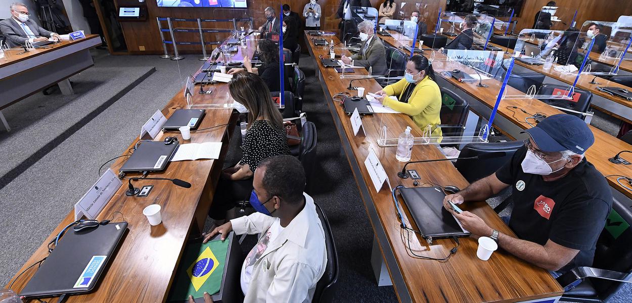 Familiares de vítimas da Covid-19 prestam depoimento à CPI (Foto: Edilson Rodrigues/Agência Senado) www.brasil247.com - Familiares de vítimas da Covid-19 prestam depoimento à CPI