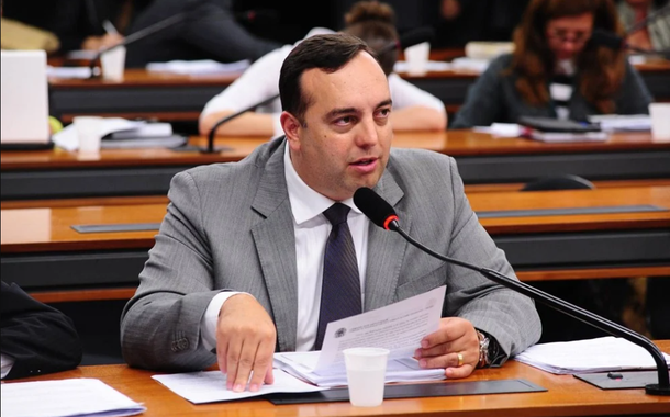 TSE decide cassar deputado Francischini, que postou fake news sobre urna eletrônica