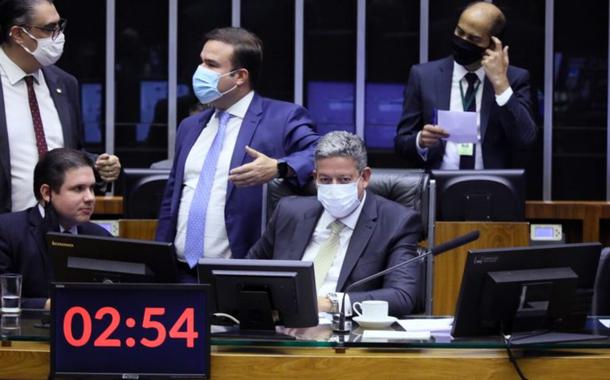 Oposição denuncia manobra de Lira para mudar quórum de votação e tentar aprovar PEC dos Precatórios