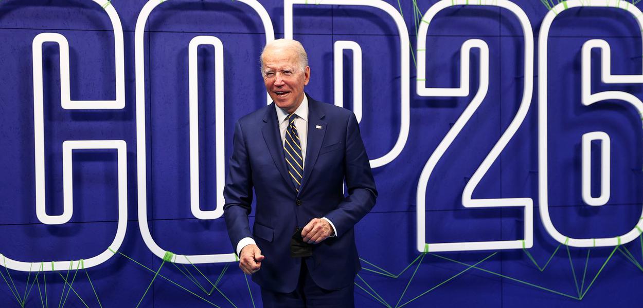 Presidente dos EUA, Joe Biden, chega para conferência da ONU sobre o clima em Glasgow
01/11/2021 Adrian Dennis/Pool via REUTERS (Foto: Reuters) www.brasil247.com - Presidente dos EUA, Joe Biden, chega para conferência da ONU sobre o clima em Glasgow
01/11/2021 Adrian Dennis/Pool via REUTERS