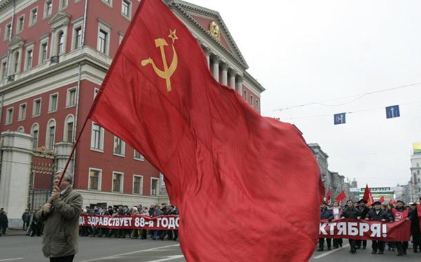 Em entrevista exclusiva à Sputnik Brasil, o professor João Cláudio Pitillo, que prepara o lançamento do livro A Grande Revolução, explica como o Império Russo com um histórico de séculos deu lugar a uma república socialista soviética, criada logo após a Revolução de 1917, além de comentar a influência do movimento no Brasil e na América Latina; "Apesar de estarmos falando de uma época em que não havia internet e o telégrafo funcionava muito mal, a Revolução chegou aqui como uma onda. Não foi à toa que o Governo brasileiro, adiante, rompeu relações com a União Soviética", afirmou;
(Foto: Brasil 247/divulgação) Em entrevista exclusiva à Sputnik Brasil, o professor João Cláudio Pitillo, que prepara o lançamento do livro A Grande Revolução, explica como o Império Russo com um histórico de séculos deu lugar a uma república socialista soviética, criada logo após a Revolução de 1917, além de comentar a influência do movimento no Brasil e na América Latina; "Apesar de estarmos falando de uma época em que não havia internet e o telégrafo funcionava muito mal, a Revolução chegou aqui como uma onda. Não foi à toa que o Governo brasileiro, adiante, rompeu relações com a União Soviética", afirmou;