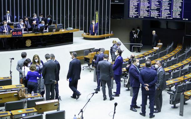 Congresso derruba veto e Fundo Eleitoral será de R$ 5,7 bilhões