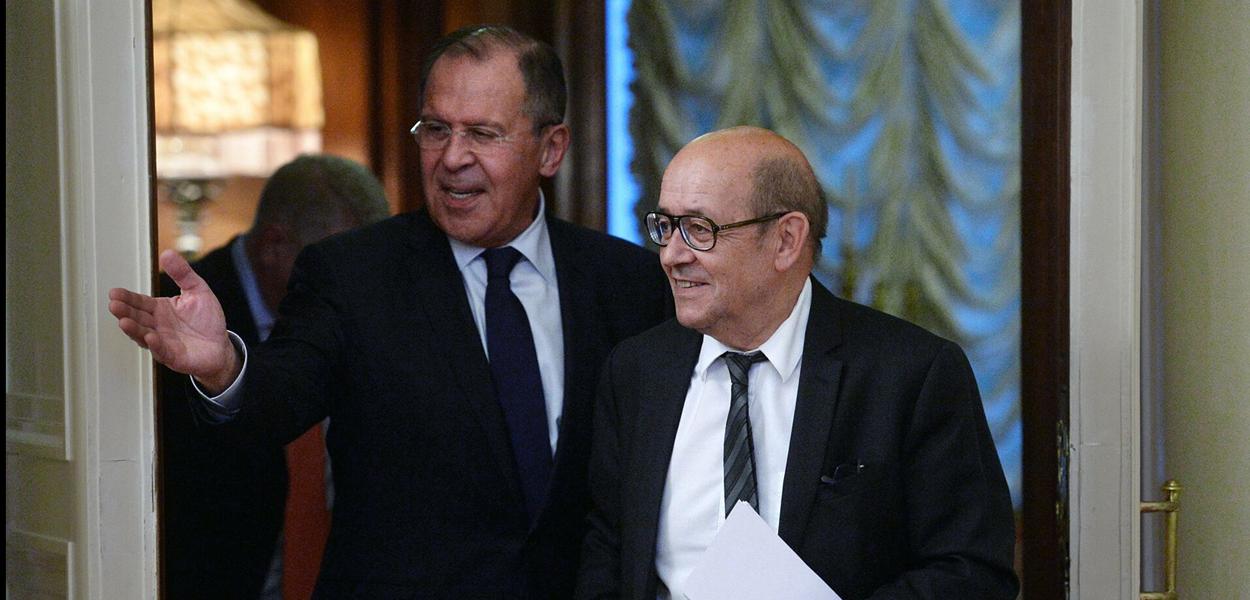 Os chanceleres da Rússia, Lavrov, e da França, Le Drian (Foto: Sputnik) www.brasil247.com - Os chanceleres da Rússia, Lavrov, e da França, Le Drian