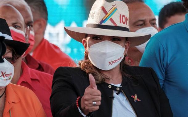 Xiomara Castro durante ato de campanha em San Pedro Sula
20/11/2021 REUTERS/Yoseph Amaya (Foto: YOSEPH AMAYA/REUTERS) Xiomara Castro durante ato de campanha em San Pedro Sula
20/11/2021 REUTERS/Yoseph Amaya