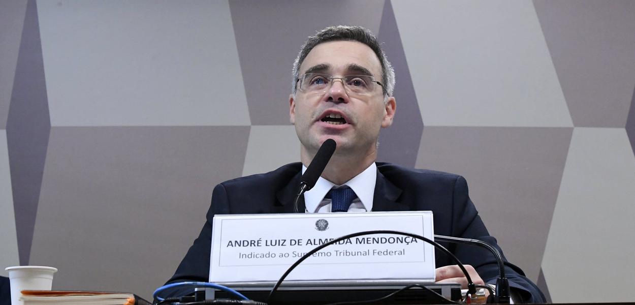 André Mendonça durante sabatina (Foto: Edilson Rodrigues/Agência Senado) www.brasil247.com - André Mendonça durante sabatina