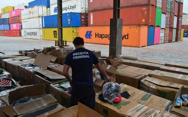 Auditores da Receita aprovam operação padrão em alfândegas